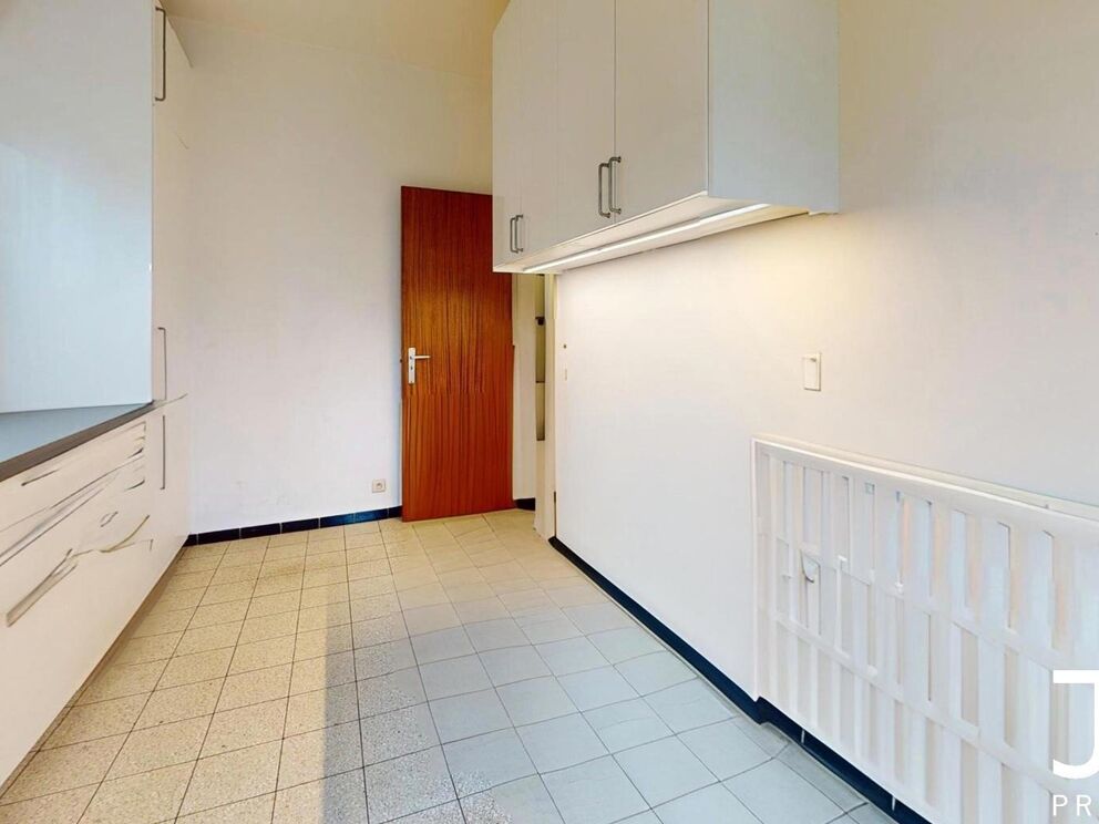 Appartementsgebouw te koop in Eigenbrakel