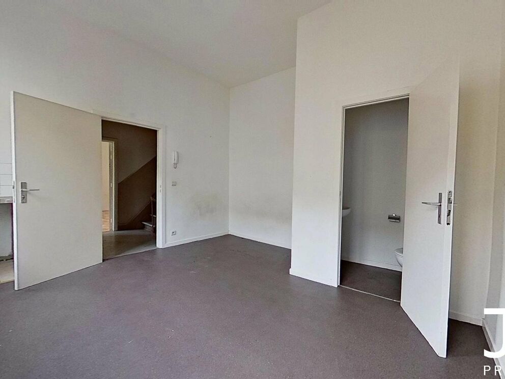 Appartementsgebouw te koop in Schaarbeek