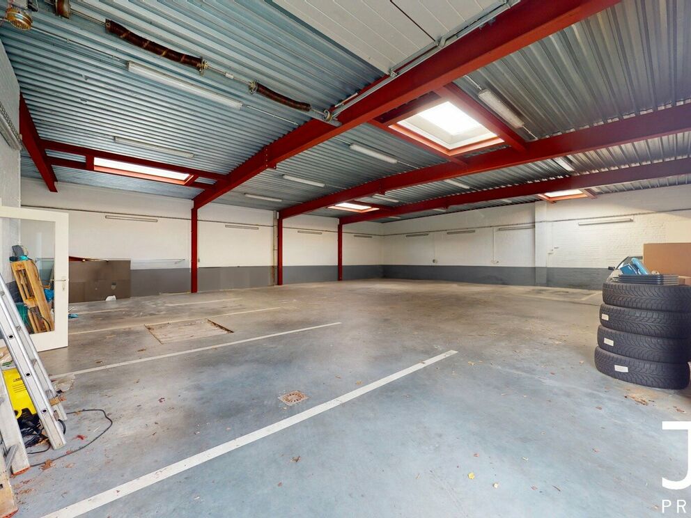 Offices & warehouse for rent in Sint-Pieters-Woluwe