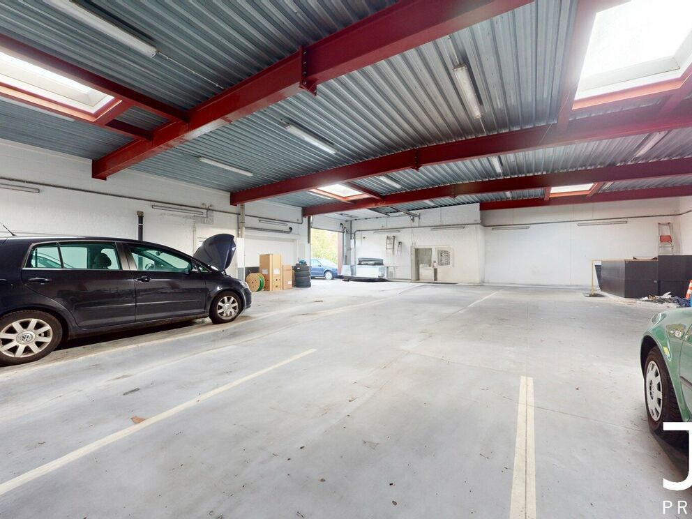 Offices & warehouse for rent in Sint-Pieters-Woluwe