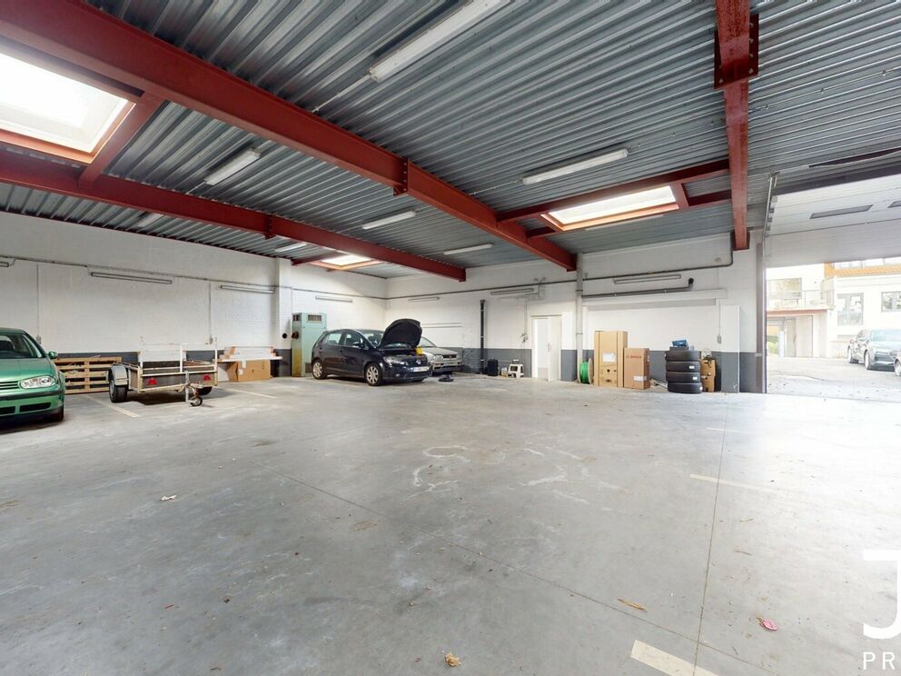 Offices & warehouse for rent in Sint-Pieters-Woluwe