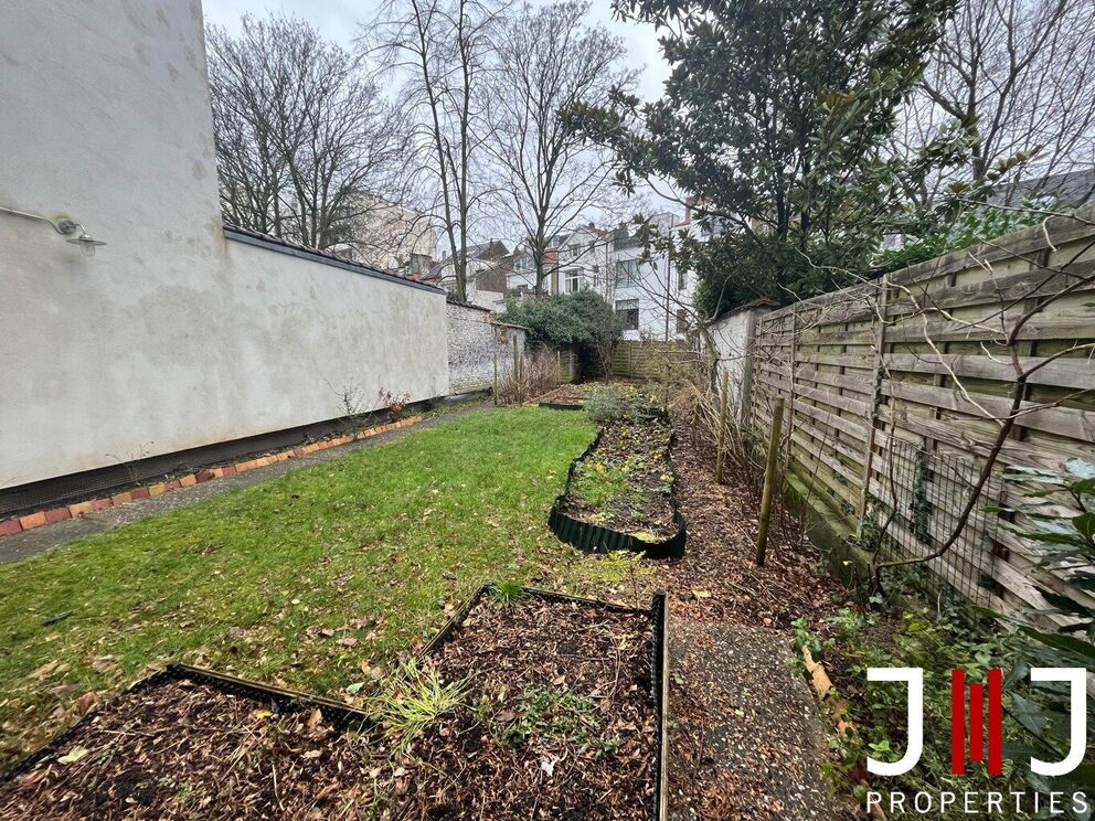 Rez-de-ch. avec jardin à louer à Ixelles